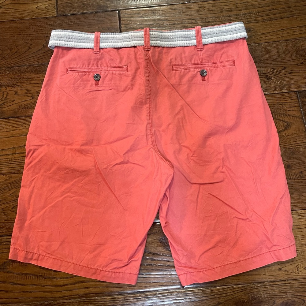 Express Shorts - Picture 2 of 3